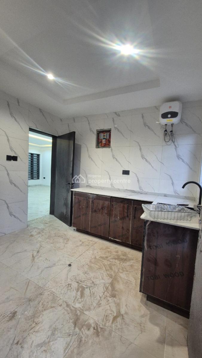 Direct New 3 Bedroom Office Space in Anthony Villlage for Office Only, Anthony Village Lagos, Anthony, Maryland, Lagos, Flat / Apartment for Rent