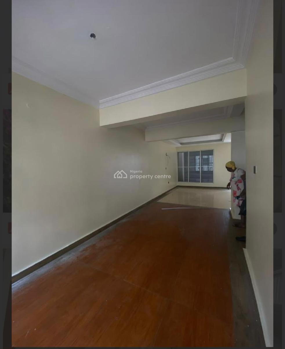 Description:* This Nicely Built and Well Maintained 4-bedroom Terrace, Ikoyi Lagos, Ikoyi, Lagos, Terraced Duplex for Rent