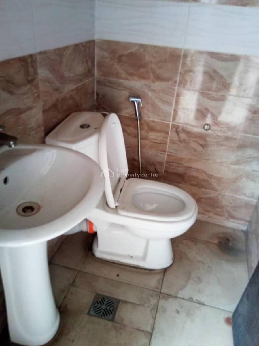 3 Bedroom at Abimbola Awoniyi Estate, Abimbola Awoniyi Estate, Oko-oba, Agege, Lagos, Flat / Apartment for Rent