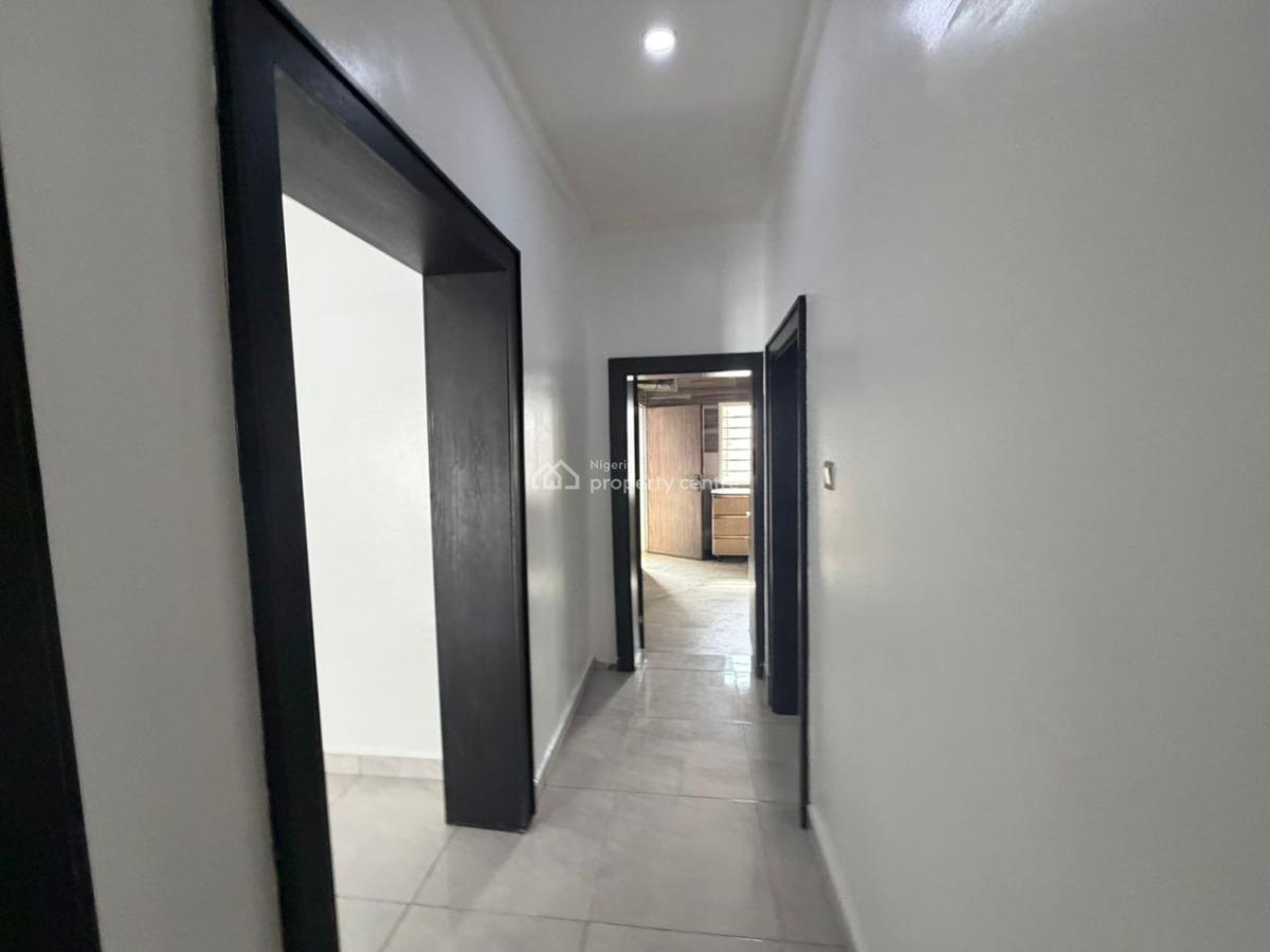 Services 2 Bedroom Flat with Gen and Ac., Jahi, Abuja, Flat / Apartment for Rent