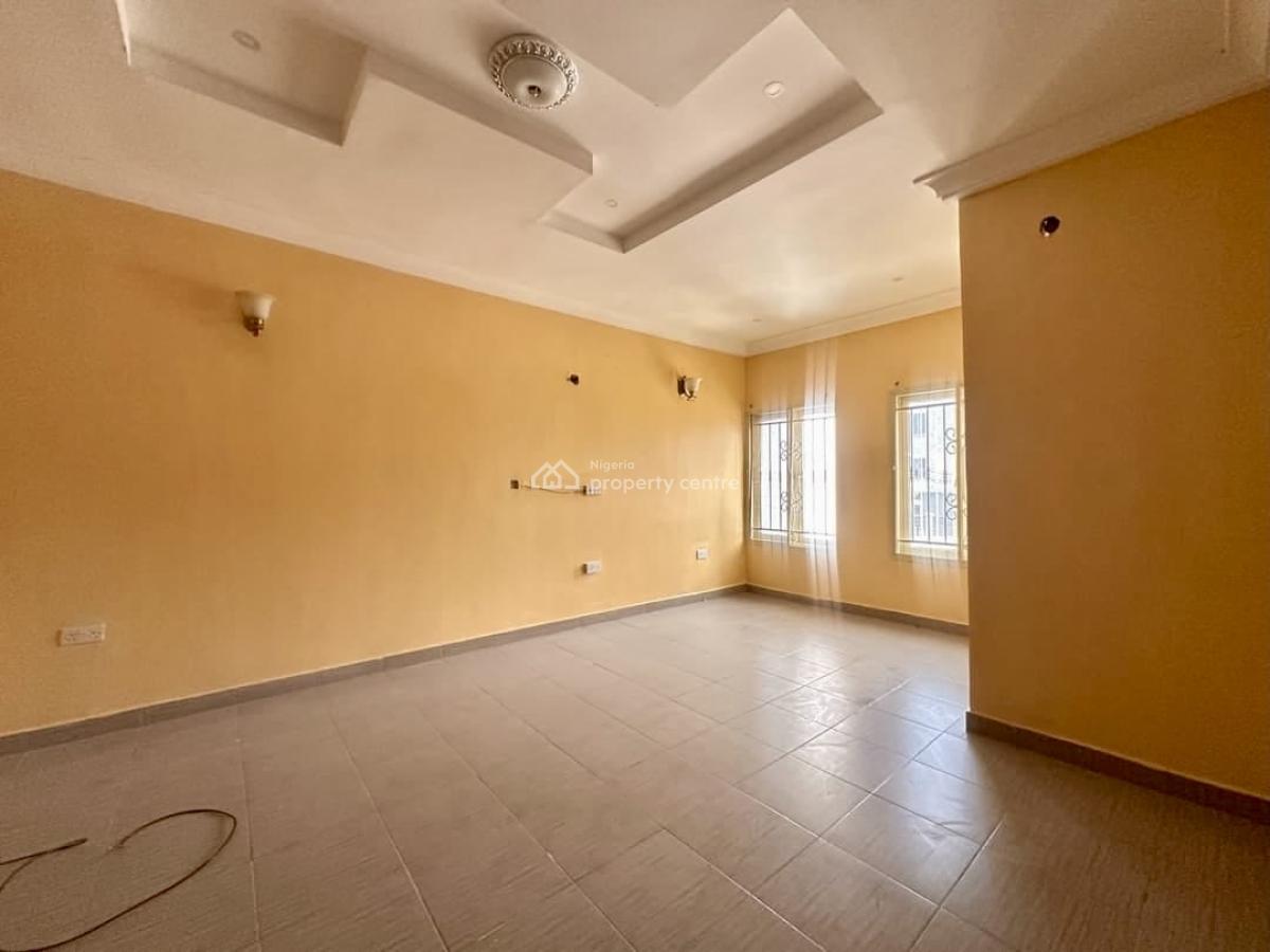 Well-finished 3-bedroom Apartment  Ologolo, Ologolo, Lekki, Lagos, Flat / Apartment for Rent