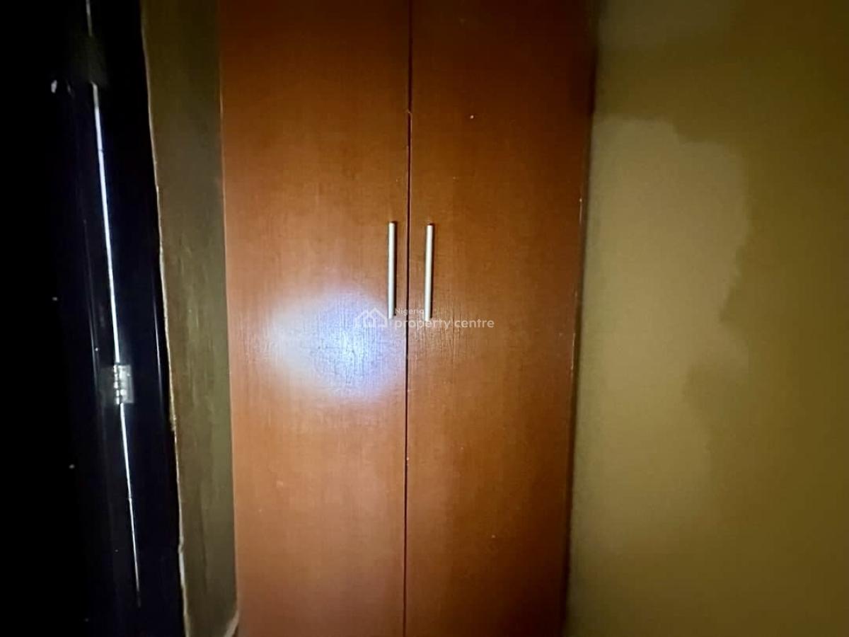 Well-finished 3-bedroom Apartment  Ologolo, Ologolo, Lekki, Lagos, Flat / Apartment for Rent