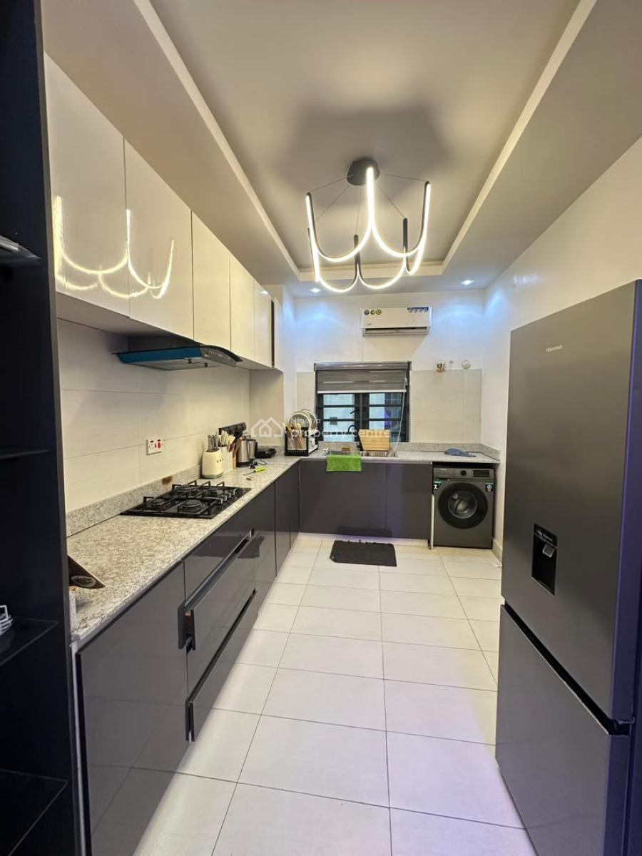 Fully Furnished 2 Bedroom Apartment  in a Secure Estate, Lekki Phase1, Lekki, Lagos, Flat / Apartment for Rent
