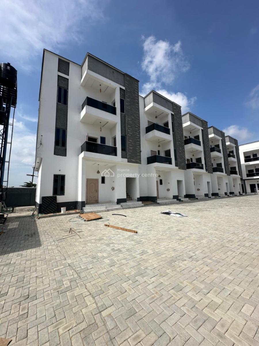 Well-built Luxury Spacious 1 Bedroom Apartment, Mobile Road, Ilaje, Ajah, Lagos, Flat / Apartment for Sale