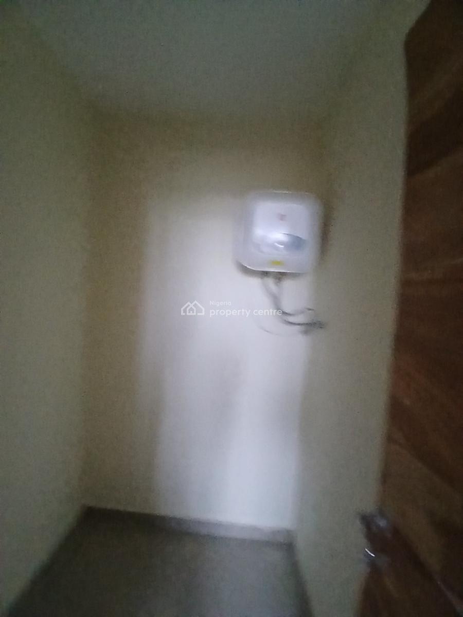 1 Room Bq, Elevator, Swimming Pool, Gym, 24/7 Power Supply, 24/7 Secur, Lekki Phase 1, Lekki, Lagos, Flat / Apartment for Rent