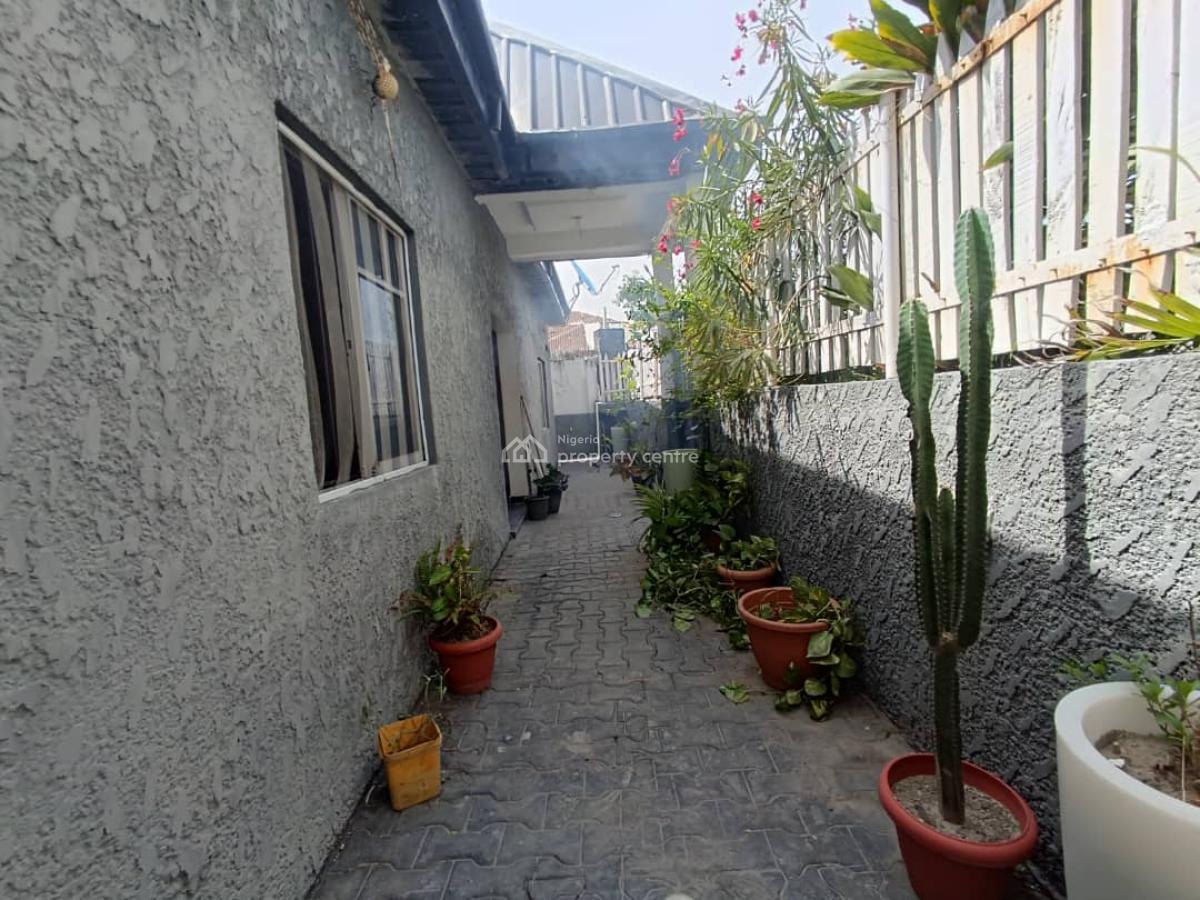 Beautiful Luxurious Juicy Self Contain, Okun Ajah Off Ogbombo Road, Ajah, Lagos, Self Contain (single Rooms) for Rent