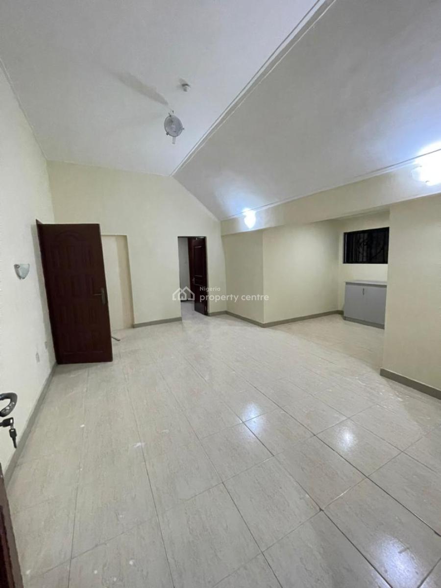 Well Maintained, Spacious Studio Apartment (upstairs), Ikota, Lekki, Lagos, Flat / Apartment for Rent