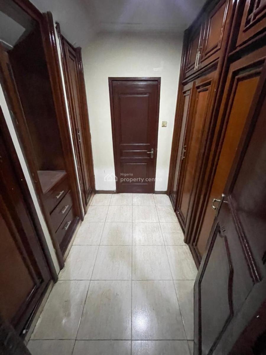 Well Maintained, Spacious Studio Apartment (upstairs), Ikota, Lekki, Lagos, Flat / Apartment for Rent