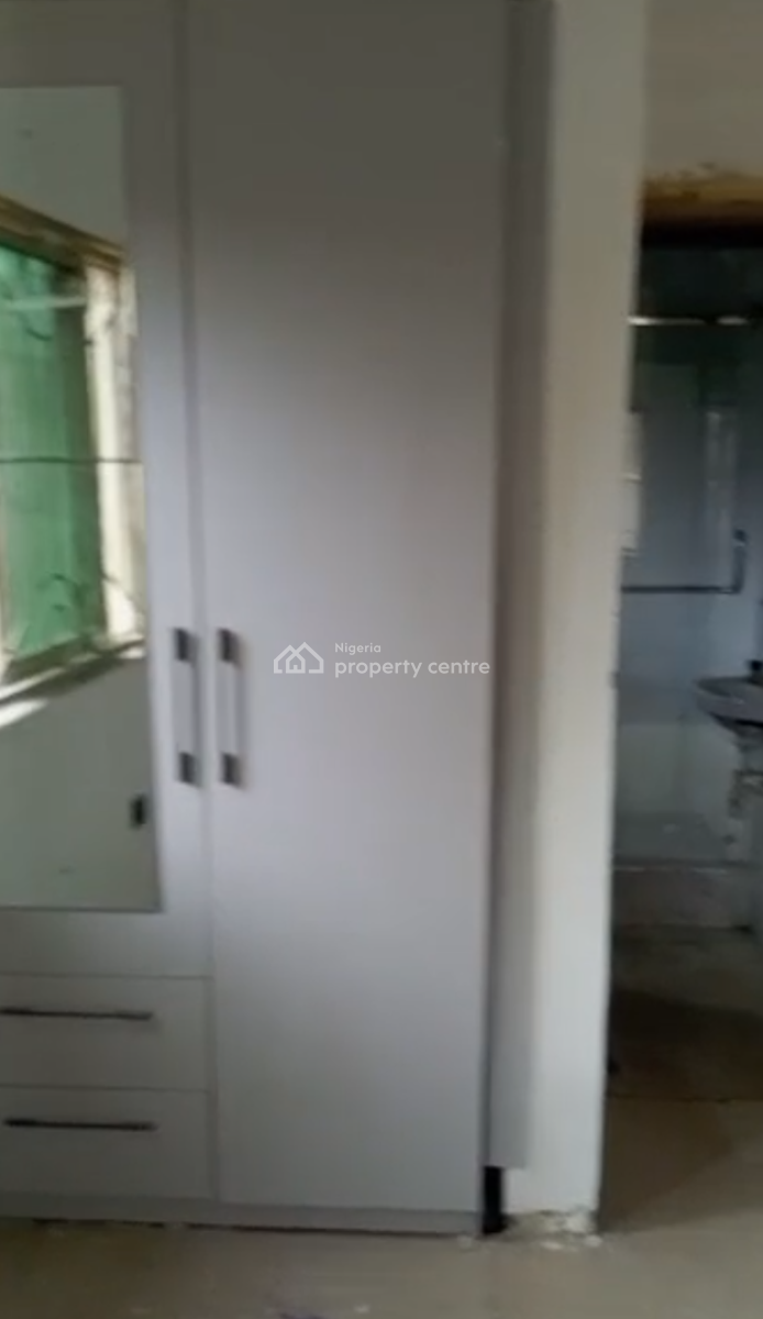 Decent 3 Bedroom Apartment, Gra Phase 2, Magodo, Lagos, Flat / Apartment for Rent