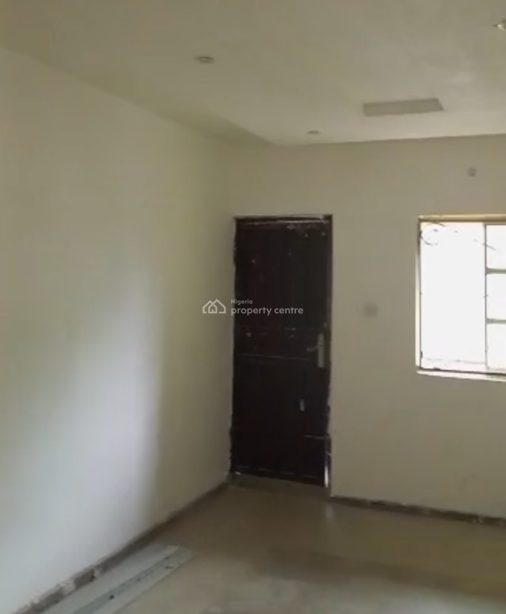 Decent 3 Bedroom Apartment, Gra Phase 2, Magodo, Lagos, Flat / Apartment for Rent