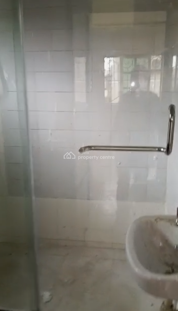 Decent 3 Bedroom Apartment, Gra Phase 2, Magodo, Lagos, Flat / Apartment for Rent