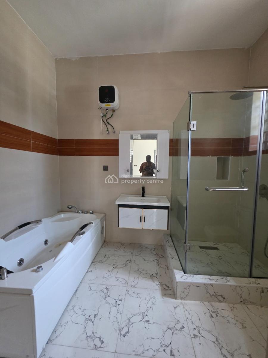 Luxury 4 Bedroom Terrace Duplex with Excellent Finishing, Off Mobil Road Ilaje, Lekki Phase 2, Lekki, Lagos, Terraced Duplex for Rent