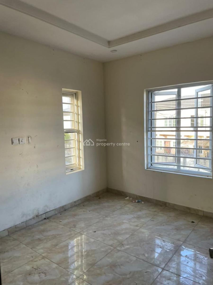 Commercial 2bedroom Bungalow in Lekki Phase 1, Lekki Phase 1, Lekki Phase 1, Lekki, Lagos, Terraced Duplex for Rent