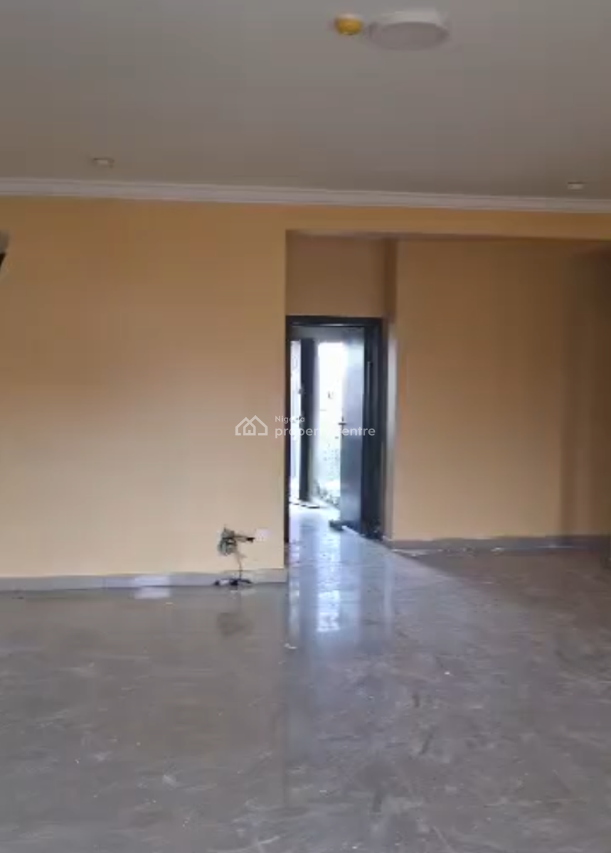 Decent 3 Bedroom Apartment, Maryland, Lagos, Flat / Apartment for Rent