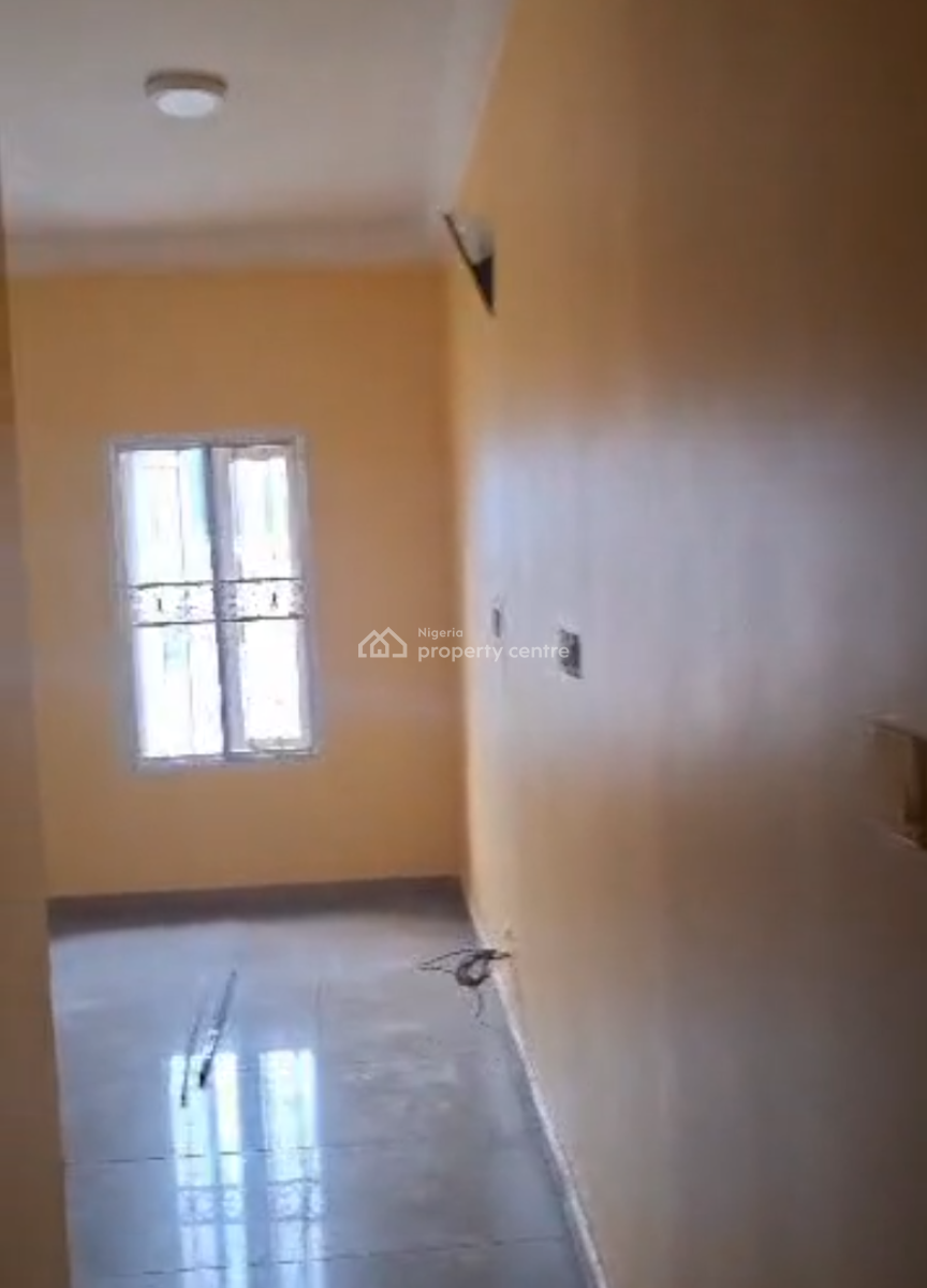 Decent 3 Bedroom Apartment, Maryland, Lagos, Flat / Apartment for Rent