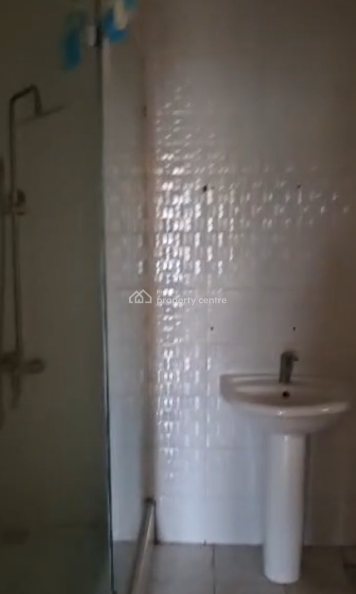 Decent 3 Bedroom Apartment, Maryland, Lagos, Flat / Apartment for Rent