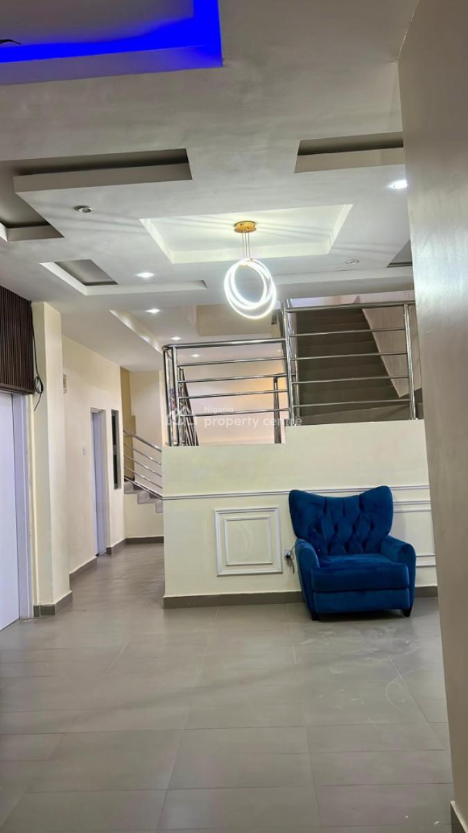 Commercial Property, 3rd Avenue, Gwarinpa, Abuja, Hotel / Guest House for Sale