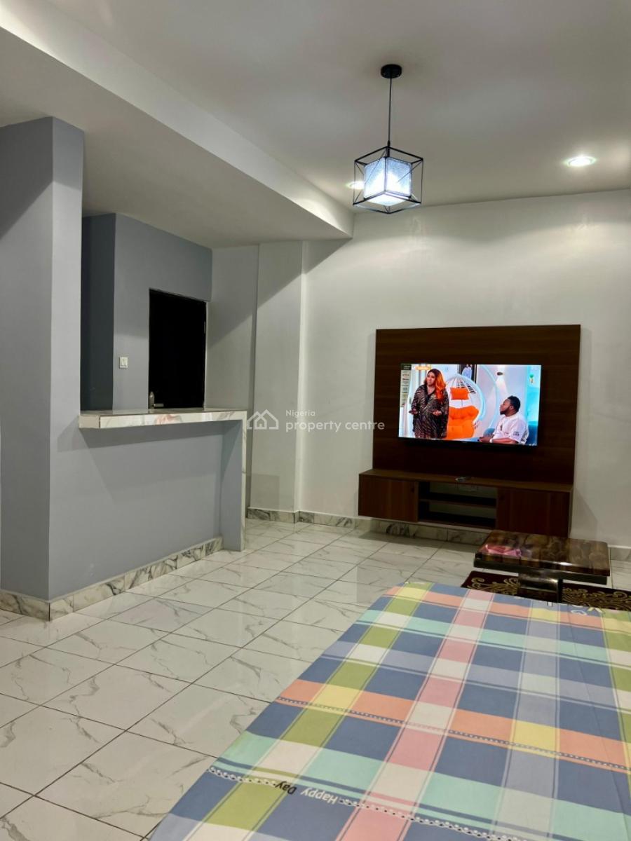 Commercial Property, 3rd Avenue, Gwarinpa, Abuja, Hotel / Guest House for Sale