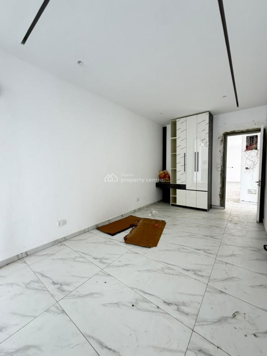 Spacious 2 Bedroom Apartment with Pool Suitable for Investment, Lekki Phase 1, Lagos, Lekki Phase 1, Lekki, Lagos, Flat / Apartment for Sale