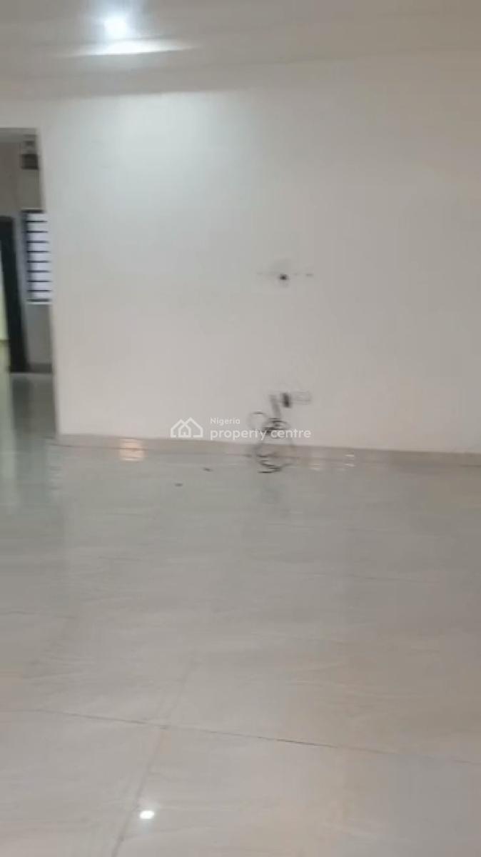 Splendid & Renovated to Taste 3 Bedroom Apartment (ensuite, Maids Quar, Adeniyi Jones, Adeniyi Jones, Ikeja, Lagos, Flat / Apartment for Rent