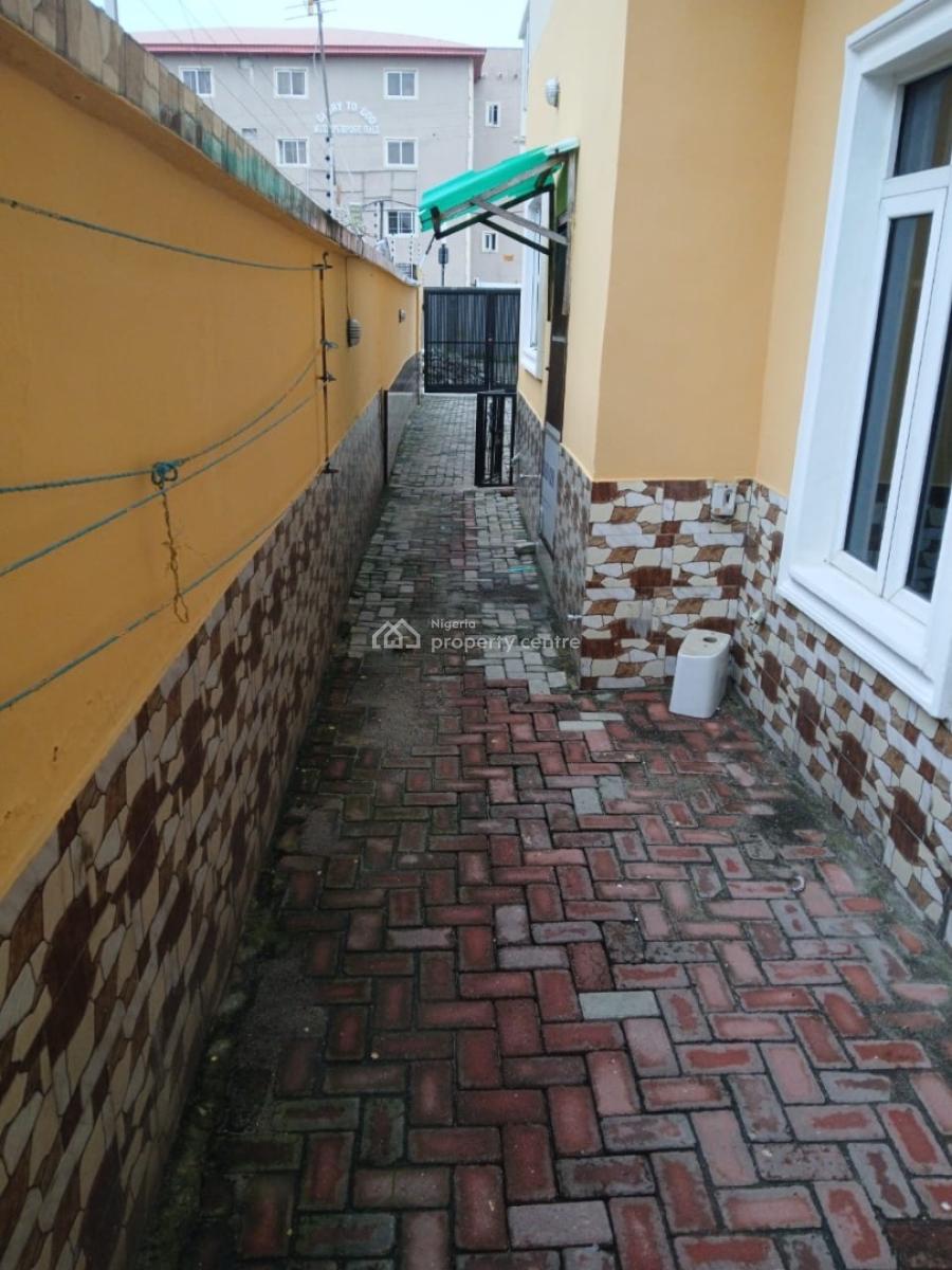 Luxury Lovely 4bedroom Semi Detached Duplex with Bq, Mobil Road Ilaje, Ajah, Lagos, Semi-detached Duplex for Rent