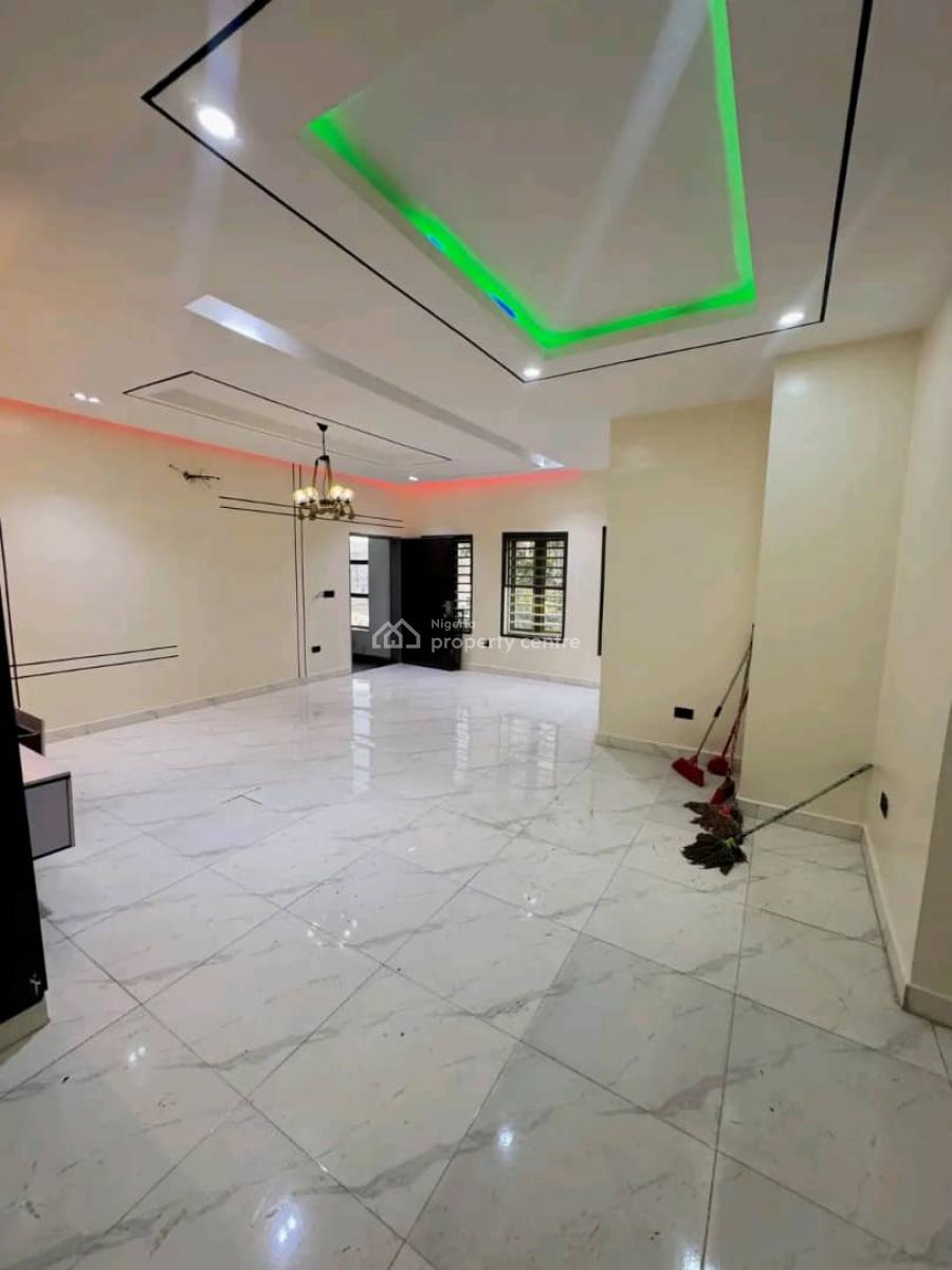 Spacious 3bedroom Flat on The First Floor Along a Tarred Access Road, Katampe (main), Katampe, Abuja, Flat / Apartment for Rent