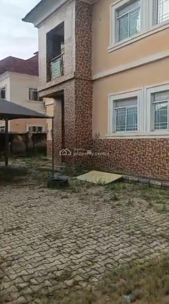 Distress   6-bedroom Detached Duplex, Lokogoma District, Abuja, Detached Duplex for Sale