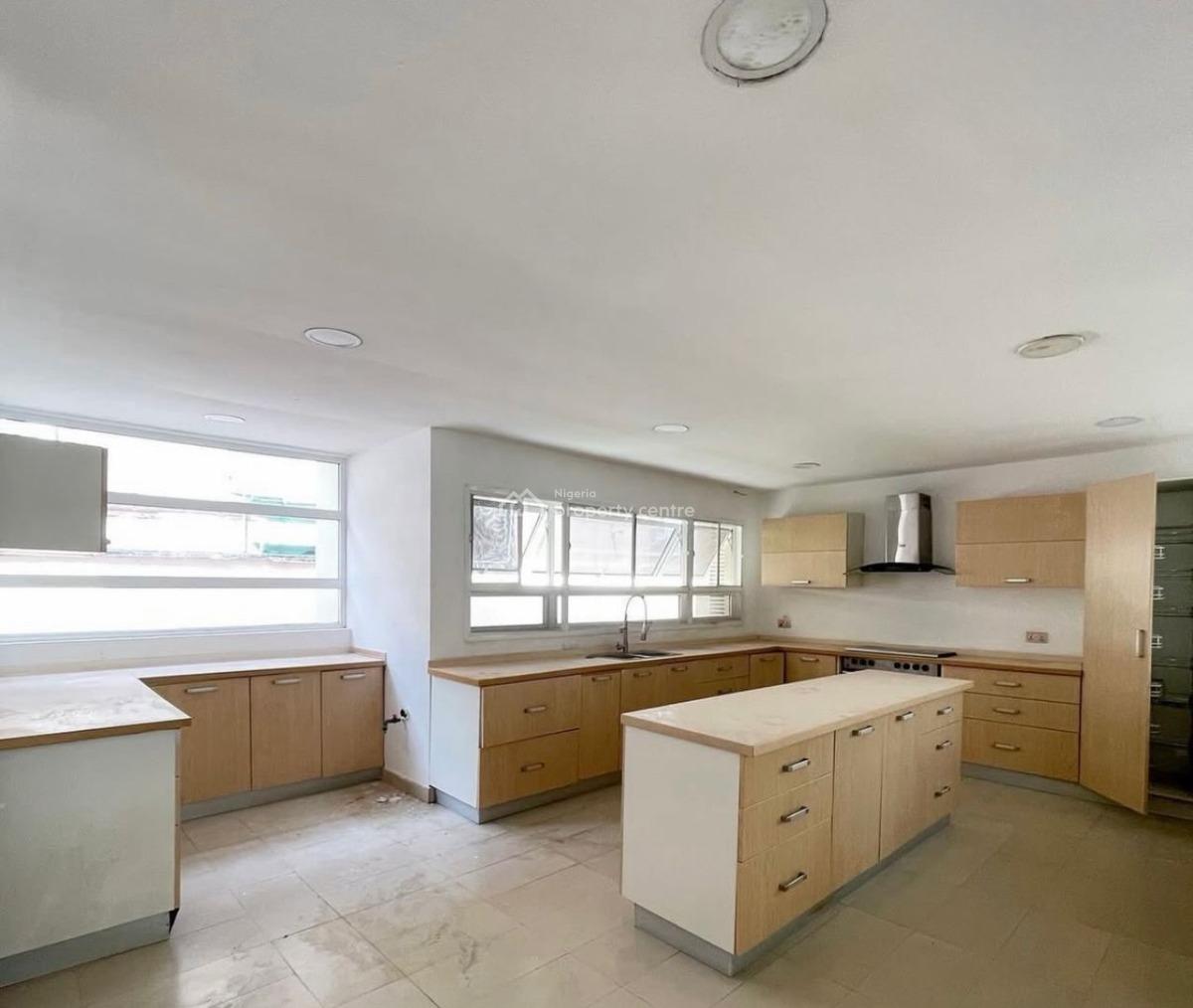 3-bedroom Penthouse, Lekki Phase 1, Lekki, Lagos, Flat / Apartment for Rent