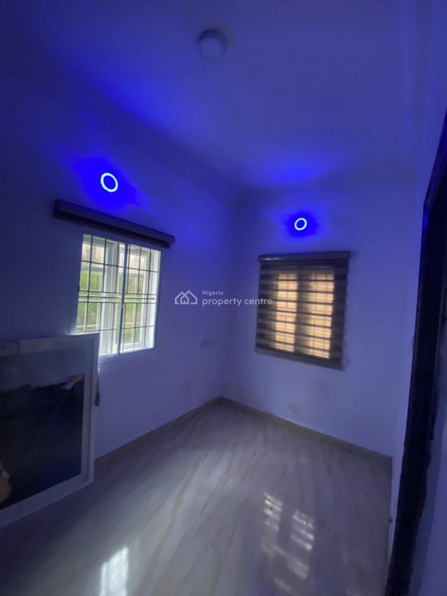 Neat and Lovely 2bedroom Apartment in a Secured Estate, Ocean Breeze Estate, Ologolo, Ologolo, Lekki, Lagos, Flat / Apartment for Rent