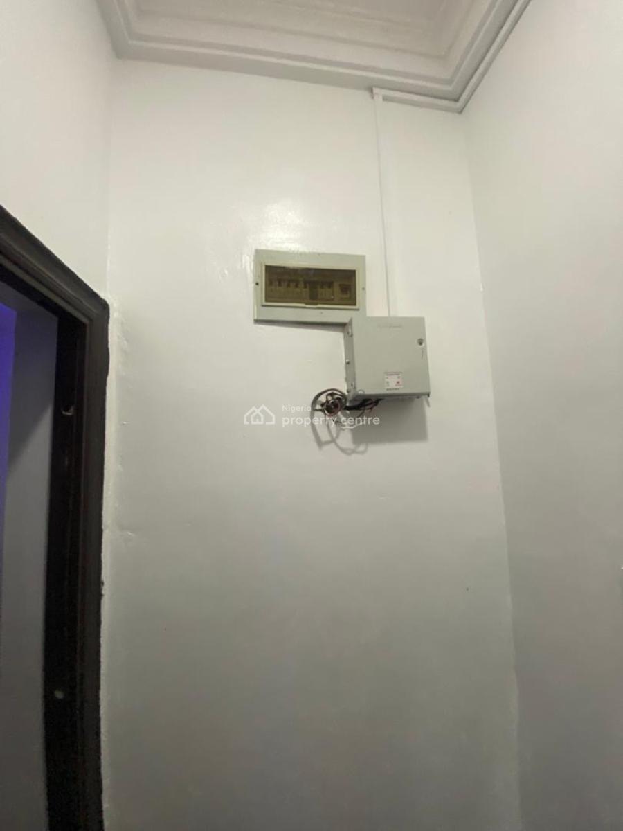 Neat and Lovely 2bedroom Apartment in a Secured Estate, Ocean Breeze Estate, Ologolo, Ologolo, Lekki, Lagos, Flat / Apartment for Rent