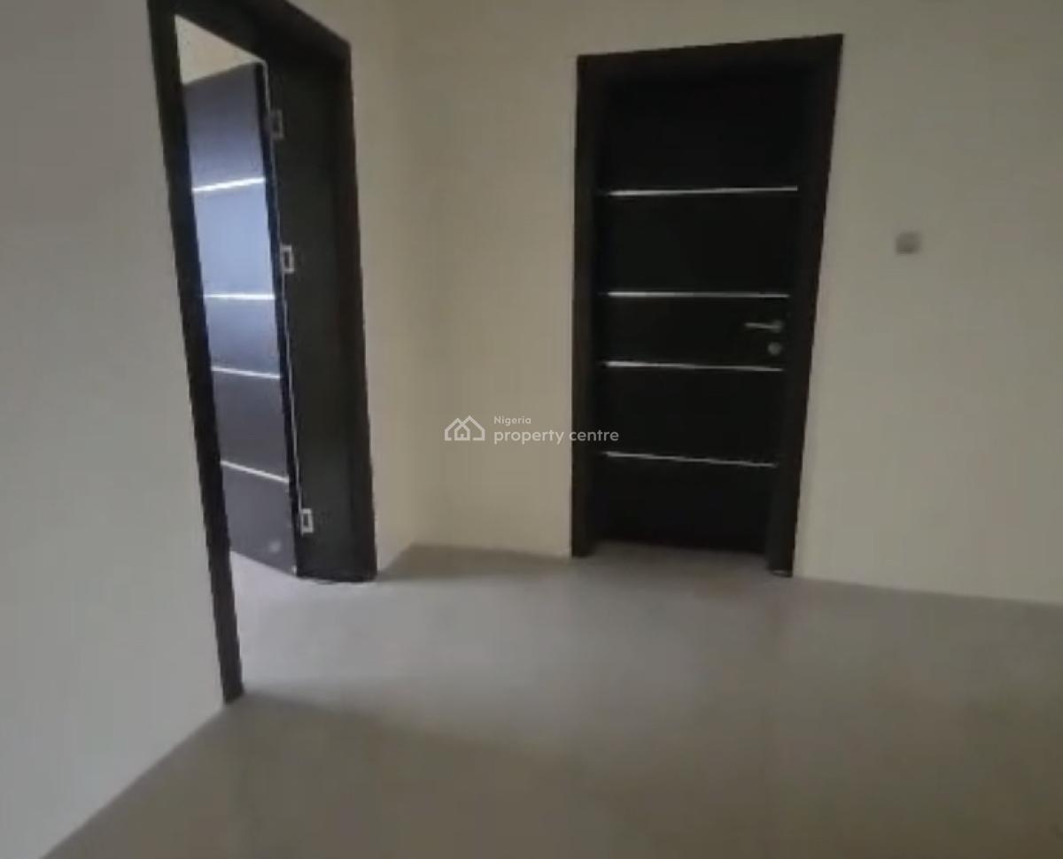 Spacious and Standard 3bedroom, Yaba, Lagos, Flat / Apartment for Rent