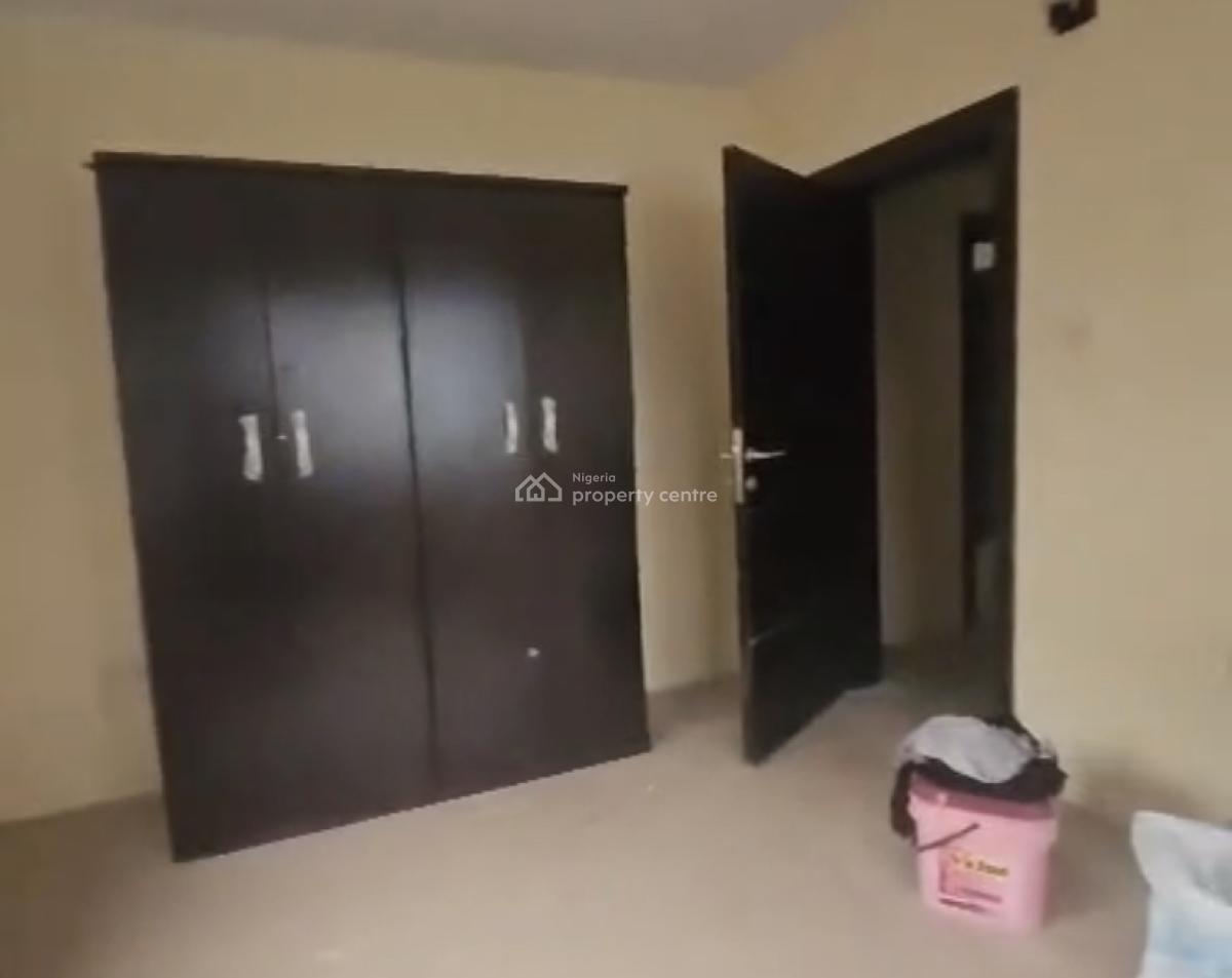 Spacious and Standard 3bedroom, Yaba, Lagos, Flat / Apartment for Rent