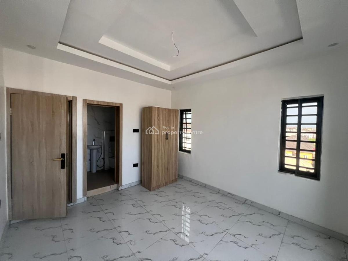 3 Bedrooms Penthouse with Elevator, Ologolo, Lekki, Lagos, House for Rent