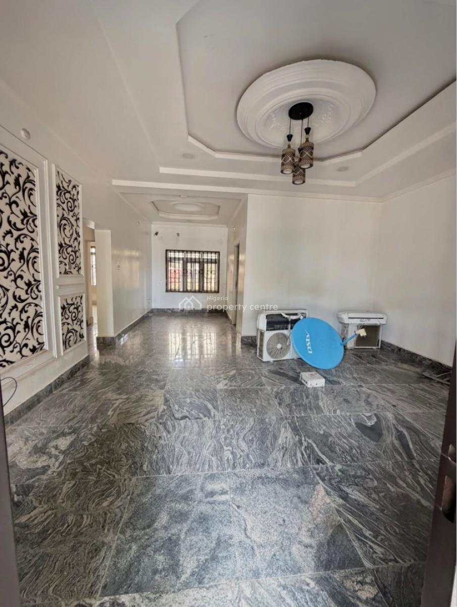 Newly Vacated 2 Bedroom Flat, Jahi, Jahi, Abuja, Flat / Apartment for Rent