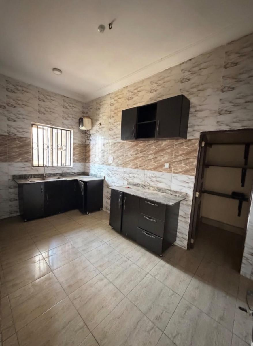 Newly Vacated 2 Bedroom Flat, Jahi, Jahi, Abuja, Flat / Apartment for Rent