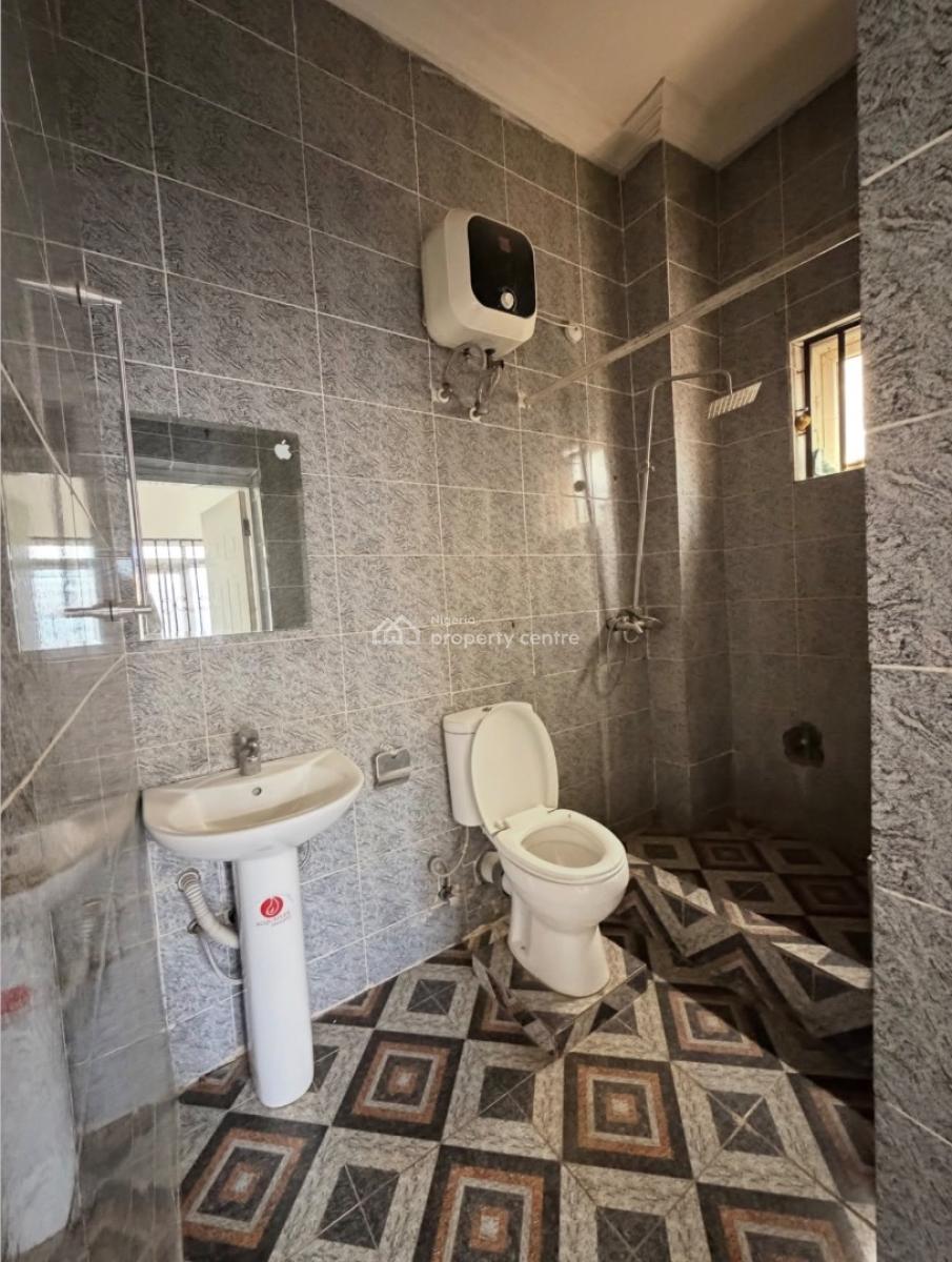 Newly Vacated 2 Bedroom Flat, Jahi, Jahi, Abuja, Flat / Apartment for Rent