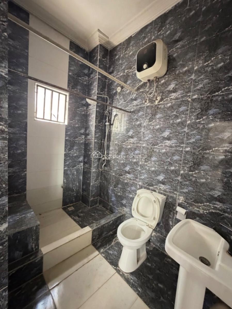 Newly Vacated 2 Bedroom Flat, Jahi, Jahi, Abuja, Flat / Apartment for Rent