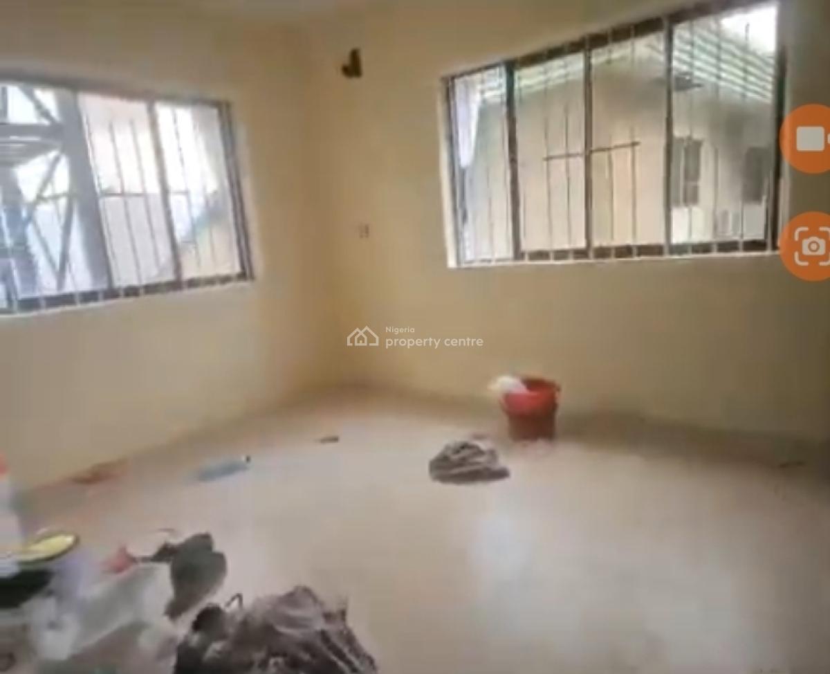 Lovely 3 Bedroom Apartment at Oyediran, Yaba, Oyadiran Estate, Yaba, Yaba, Lagos, Flat / Apartment for Rent