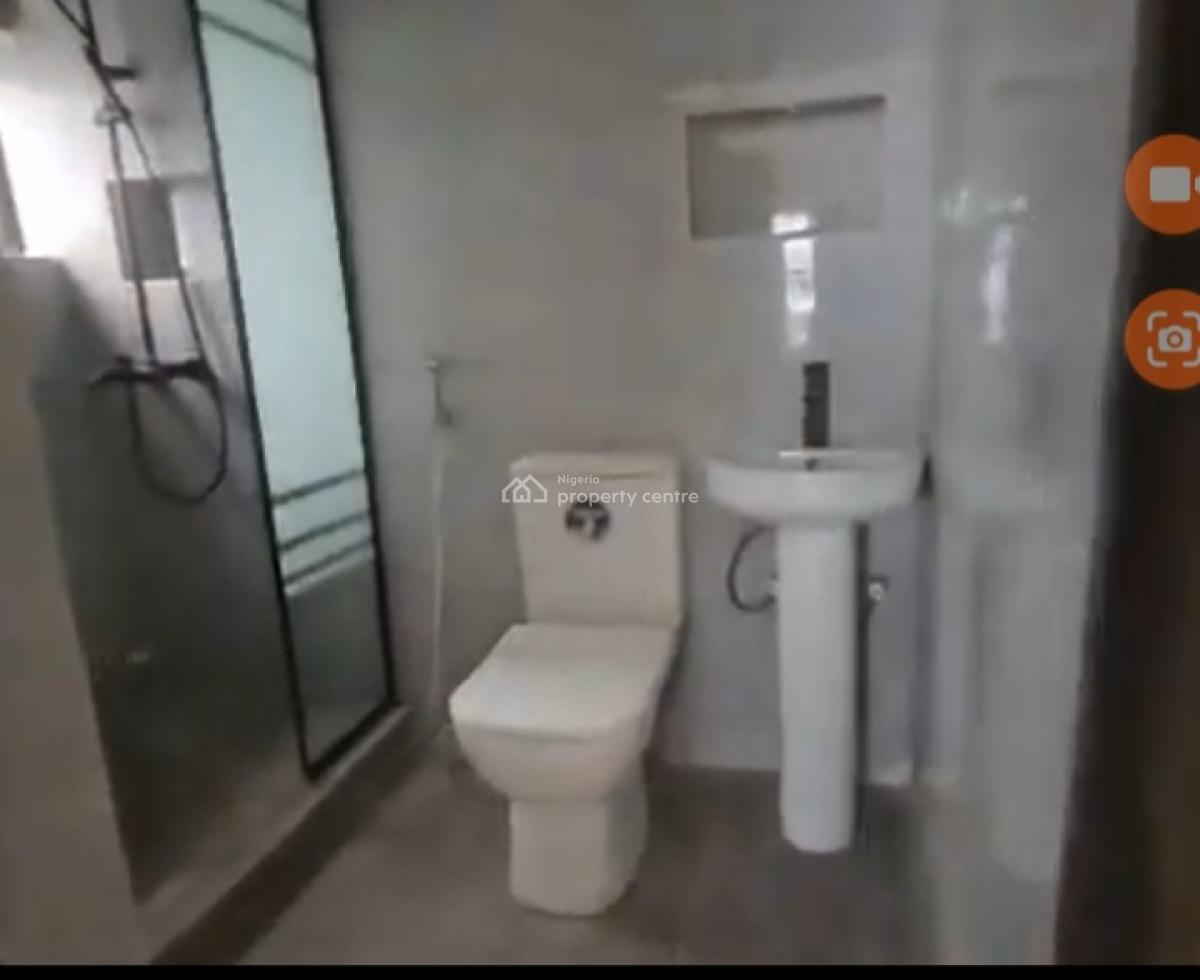 Lovely 3 Bedroom Apartment at Oyediran, Yaba, Oyadiran Estate, Yaba, Yaba, Lagos, Flat / Apartment for Rent