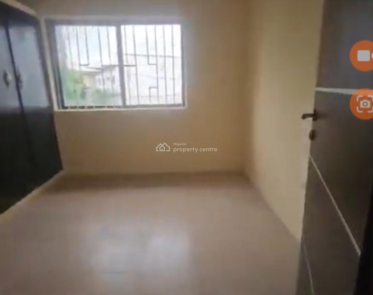 Lovely 3 Bedroom Apartment at Oyediran, Yaba, Oyadiran Estate, Yaba, Yaba, Lagos, Flat / Apartment for Rent