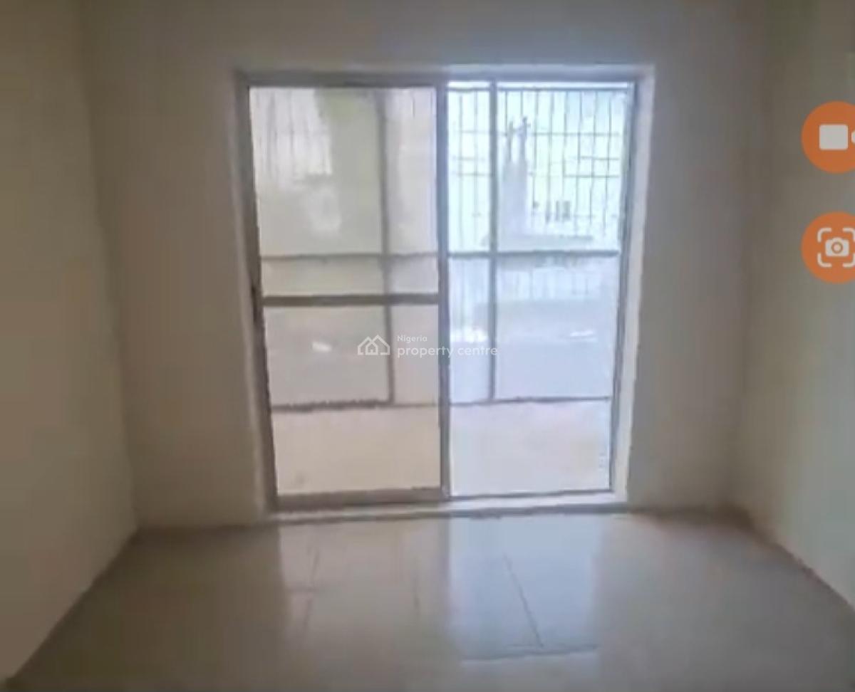 Lovely 3 Bedroom Apartment at Oyediran, Yaba, Oyadiran Estate, Yaba, Yaba, Lagos, Flat / Apartment for Rent