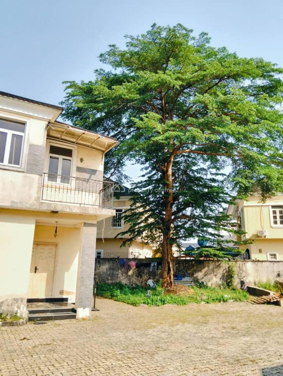 Distress Property 4bedroom Dupkex + a Room &parlor Bq on  640sqm Land, Lekki County Ikota ,lekki ,lagos ,nigeria, Ikota, Lekki, Lagos, Detached Duplex for Sale