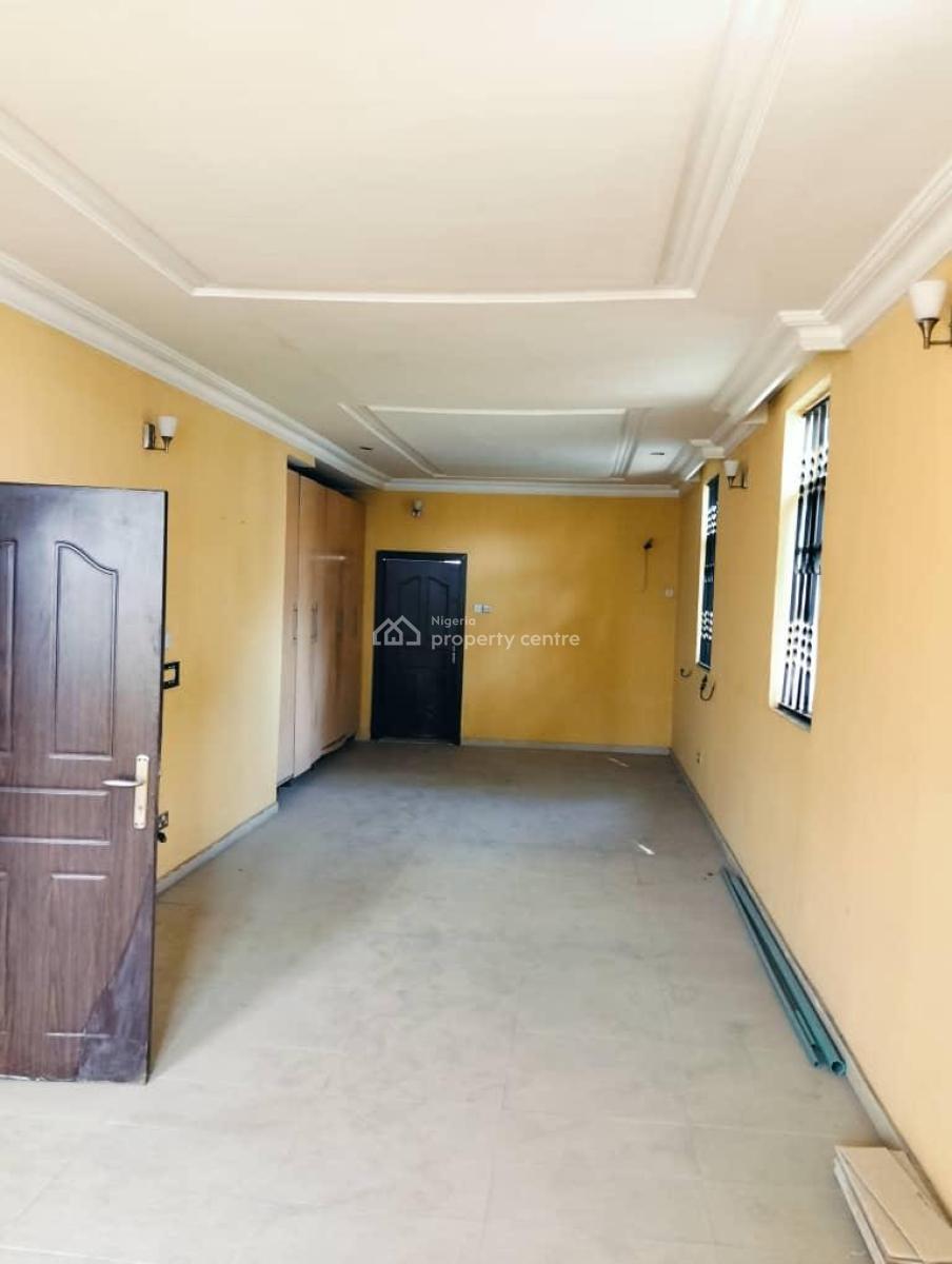 Distress Property 4bedroom Dupkex + a Room &parlor Bq on  640sqm Land, Lekki County Ikota ,lekki ,lagos ,nigeria, Ikota, Lekki, Lagos, Detached Duplex for Sale