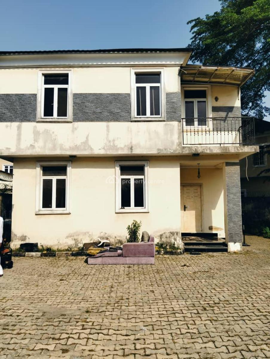 Distress Property 4bedroom Dupkex + a Room &parlor Bq on  640sqm Land, Lekki County Ikota ,lekki ,lagos ,nigeria, Ikota, Lekki, Lagos, Detached Duplex for Sale