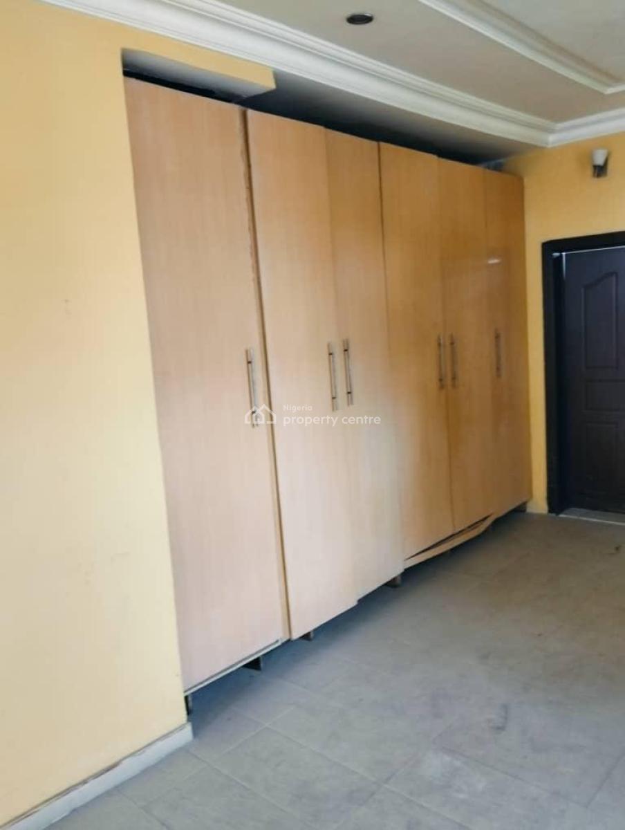 Distress Property 4bedroom Dupkex + a Room &parlor Bq on  640sqm Land, Lekki County Ikota ,lekki ,lagos ,nigeria, Ikota, Lekki, Lagos, Detached Duplex for Sale