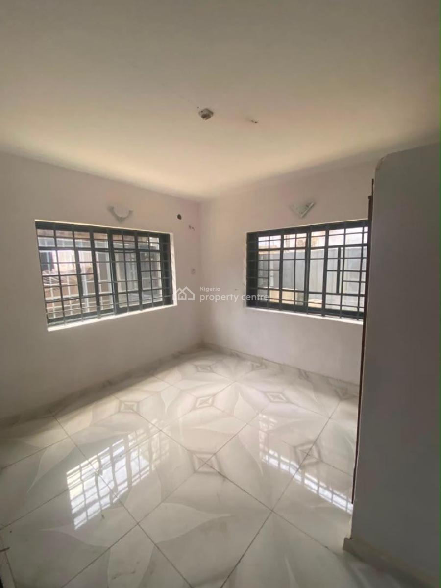 Serviced 3 Bedroom Flat Located Behind Maryland Mall, Sunmola Street,, Maryland, Lagos, Flat / Apartment for Rent