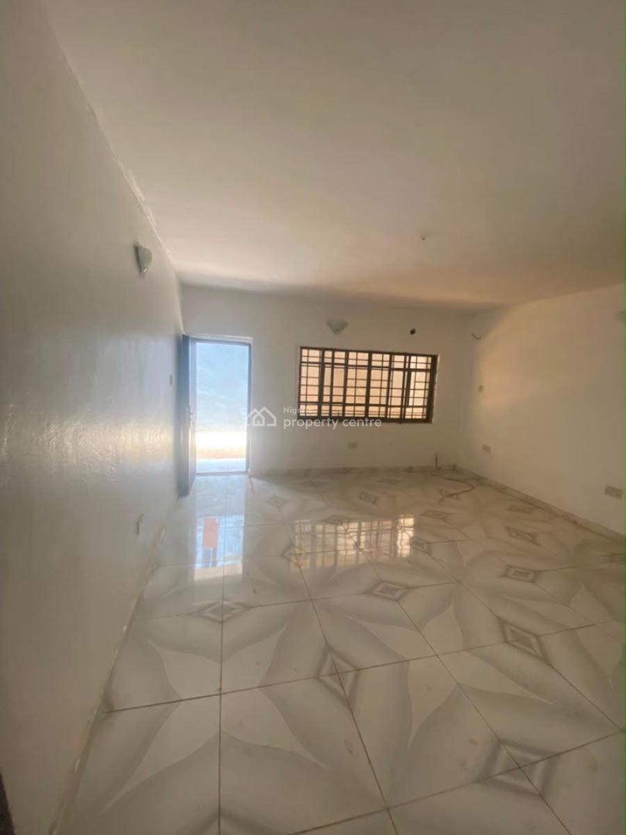 Serviced 3 Bedroom Flat Located Behind Maryland Mall, Sunmola Street,, Maryland, Lagos, Flat / Apartment for Rent