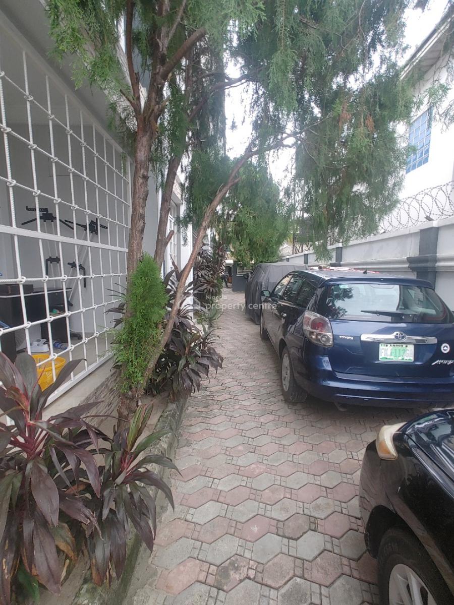 Very Spacious 3 Bedroom in a Call Estate, Sangotedo, Sangotedo, Ajah, Lagos, Flat / Apartment for Rent