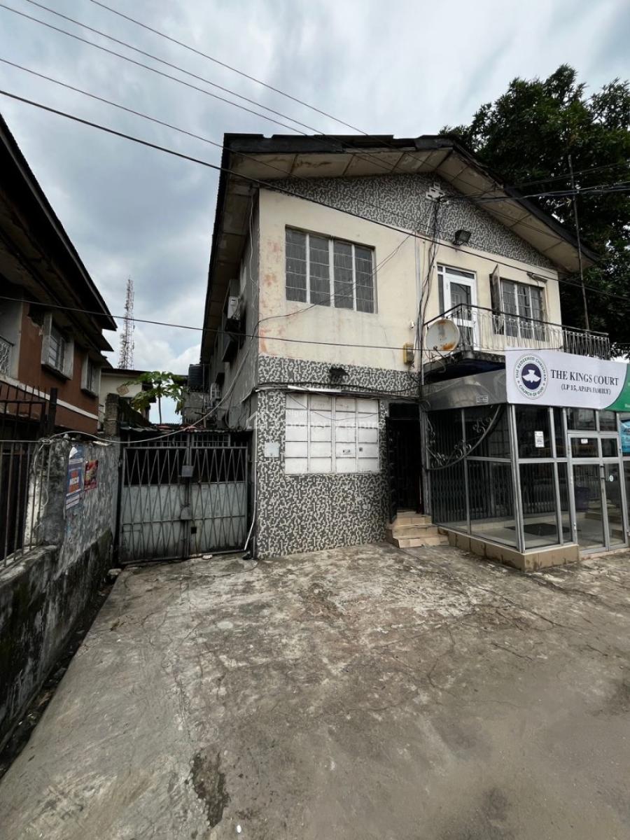 Spacious Block of 4 Flats, Itire, Lagos, Block of Flats for Sale