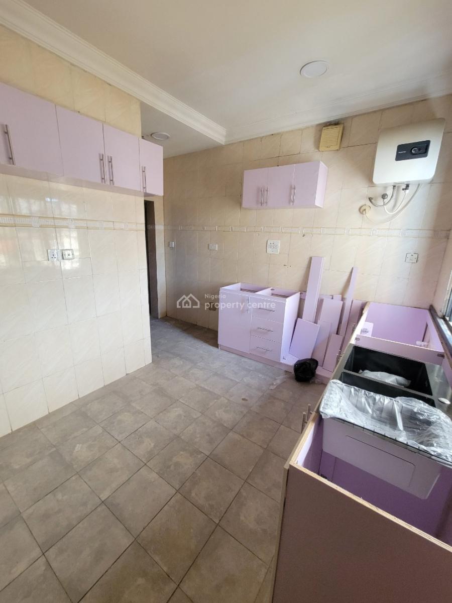 Standard and Spacious 3-bedroom Apartment, Agungi Lekki, Agungi, Lekki, Lagos, Flat / Apartment for Rent